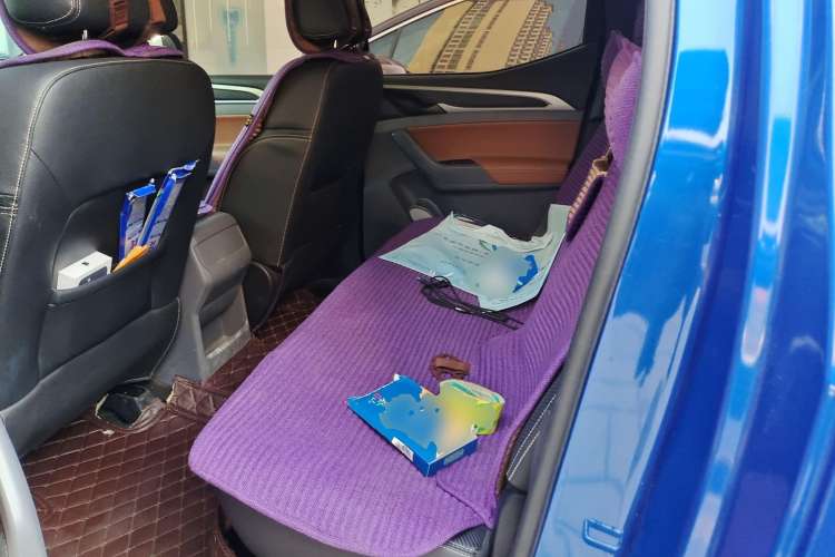 Used SAIC MAXUS T70 2020 2.0T Diesel Automatic 4x4 Comfort Edition with Long Bed and High Ground Clearance Left Rear Seat