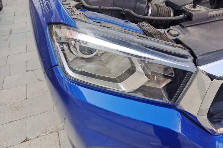 Used SAIC MAXUS T70 2020 2.0T Diesel Automatic 4x4 Comfort Edition with Long Bed and High Ground Clearance Right Front Headlight