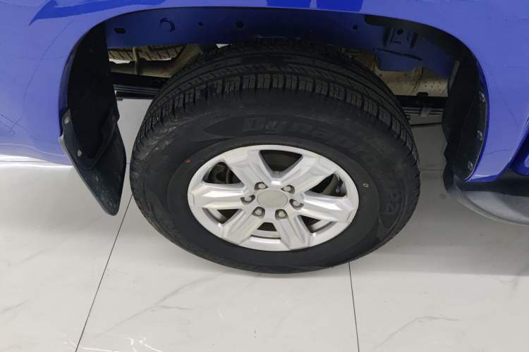 Used SAIC MAXUS T70 2020 2.0T Gasoline Automatic Two-Wheel Drive Comfort Edition Standard Cab High Ground Clearance Right Rear Wheel Hub