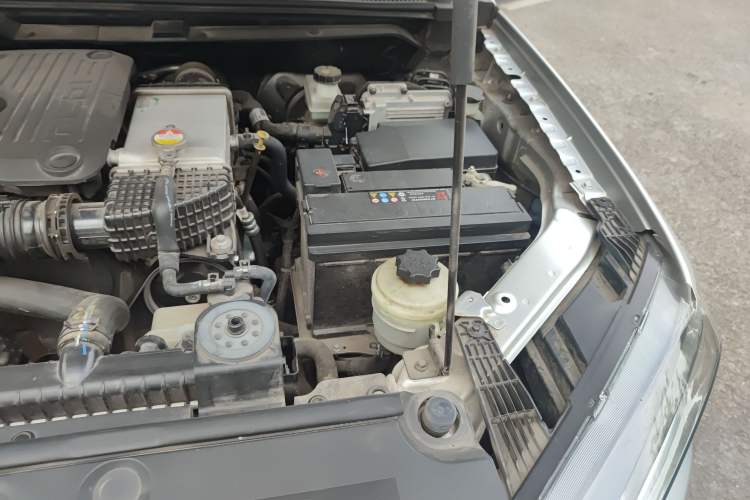 Used SAIC MAXUS T70 2020 2.0T Diesel Automatic 4x4 Australian Version with Long Bed and High Ground Clearance Engine Bay Left