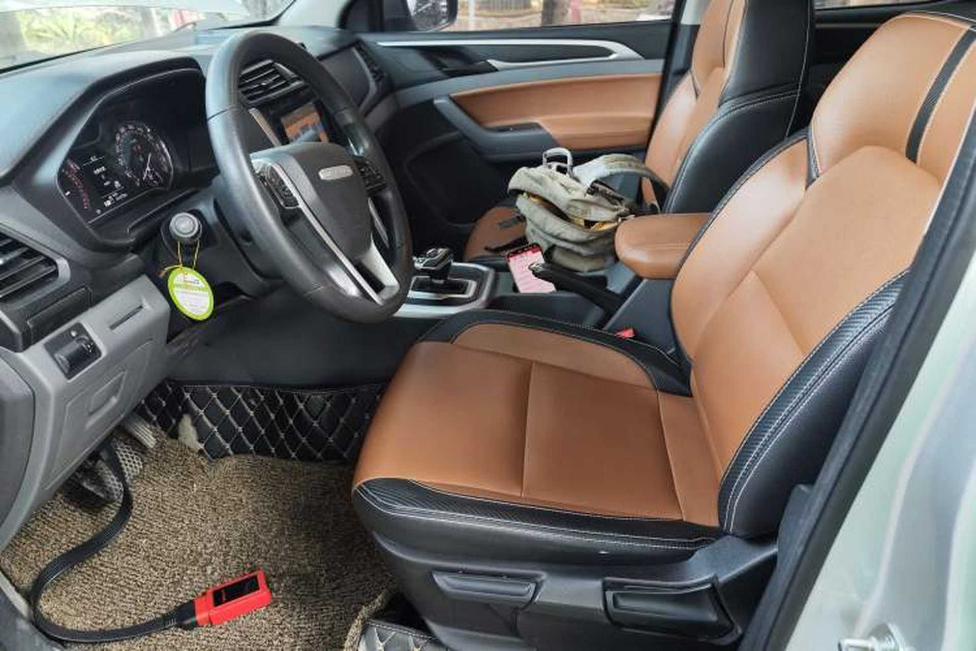 Used SAIC MAXUS T70 2020 2.0T Gasoline Automatic 4x4 Comfort Edition Standard Box with High Ground Clearance Left Front Seat