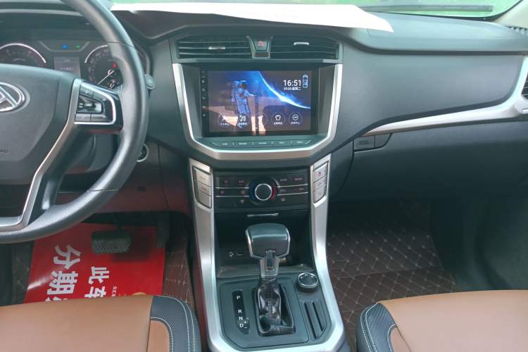 Used SAIC MAXUS T70 2020 2.0T Diesel Automatic 4x4 Commemorative Edition with Long Bed and High Ground Clearance Audio And AC Panel