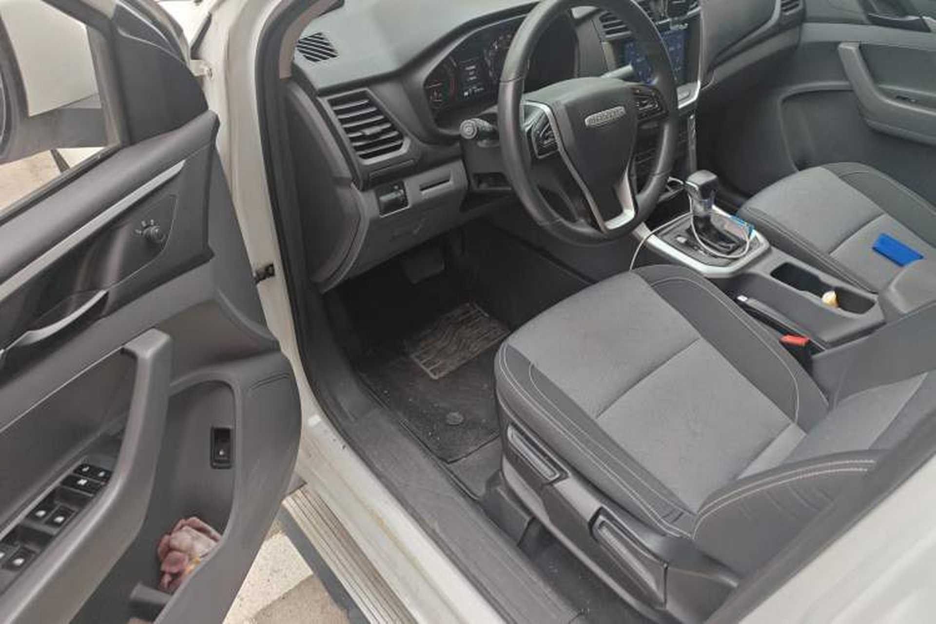 Used SAIC MAXUS T70 2020 2.0T Diesel Automatic 2WD Comfort Edition Standard Cab High Ground Clearance Driver Seat