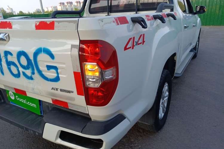 Used SAIC MAXUS T70 2020 2.0T Diesel Automatic 4x4 Commemorative Edition with Long Bed and High Ground Clearance Exterior 6