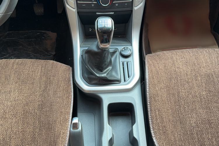 Used SAIC MAXUS T70 2020 2.0T Diesel Manual 4x4 Australian Version with Long Bed and High Ground Clearance Gear Lever