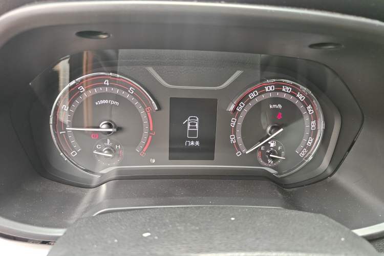 Used SAIC MAXUS T70 2020 2.0T Gasoline Automatic 4x4 Elite Version Standard Cab High Ground Clearance Instrument Cluster
