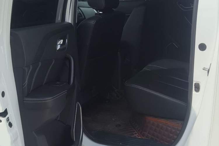 Used SAIC MAXUS T70 2020 2.0T Diesel Automatic 4x4 Australian Version Standard Box High Ground Clearance Interior 2