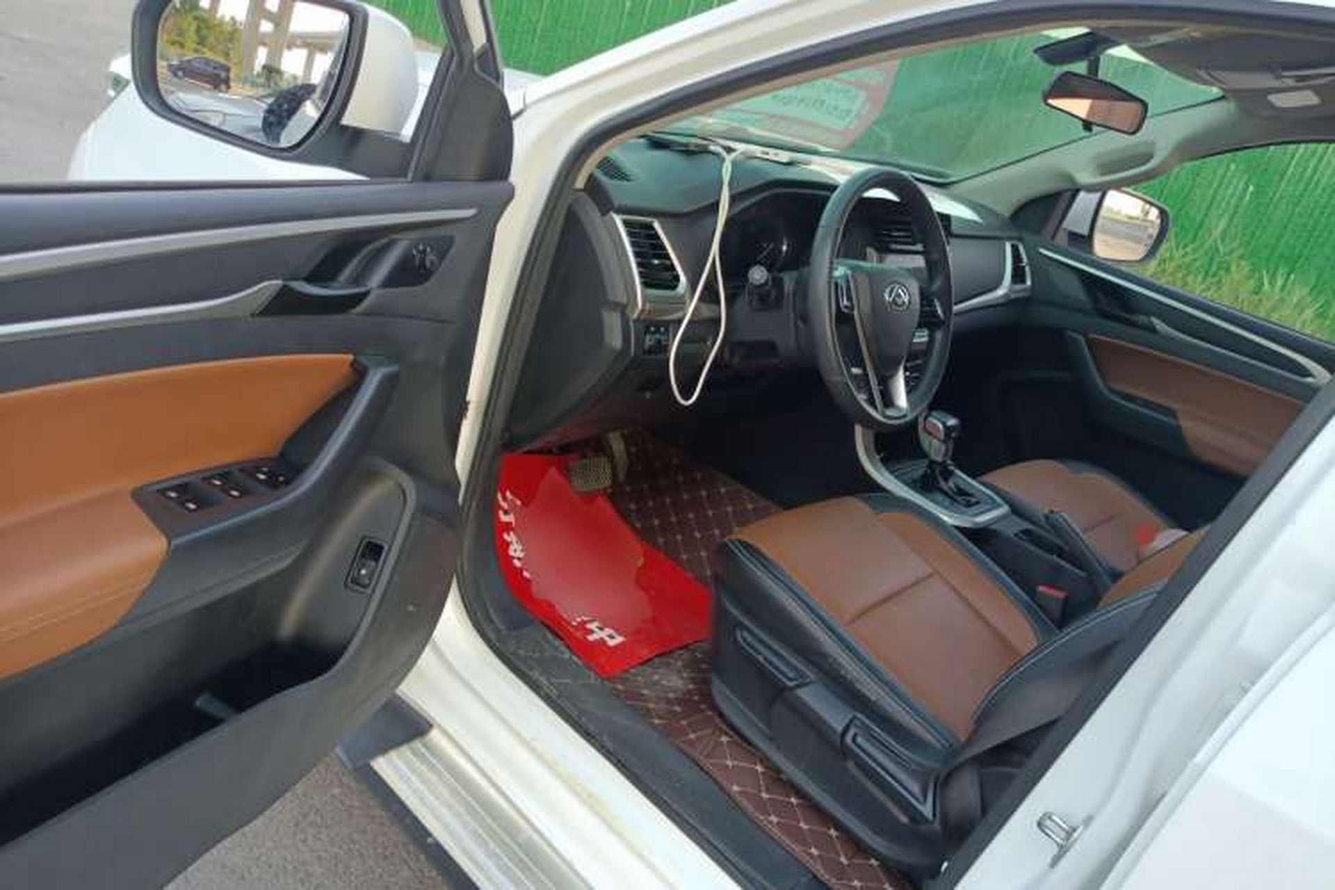 Used SAIC MAXUS T70 2020 2.0T Diesel Automatic 4x4 Commemorative Edition with Long Bed and High Ground Clearance Interior 3