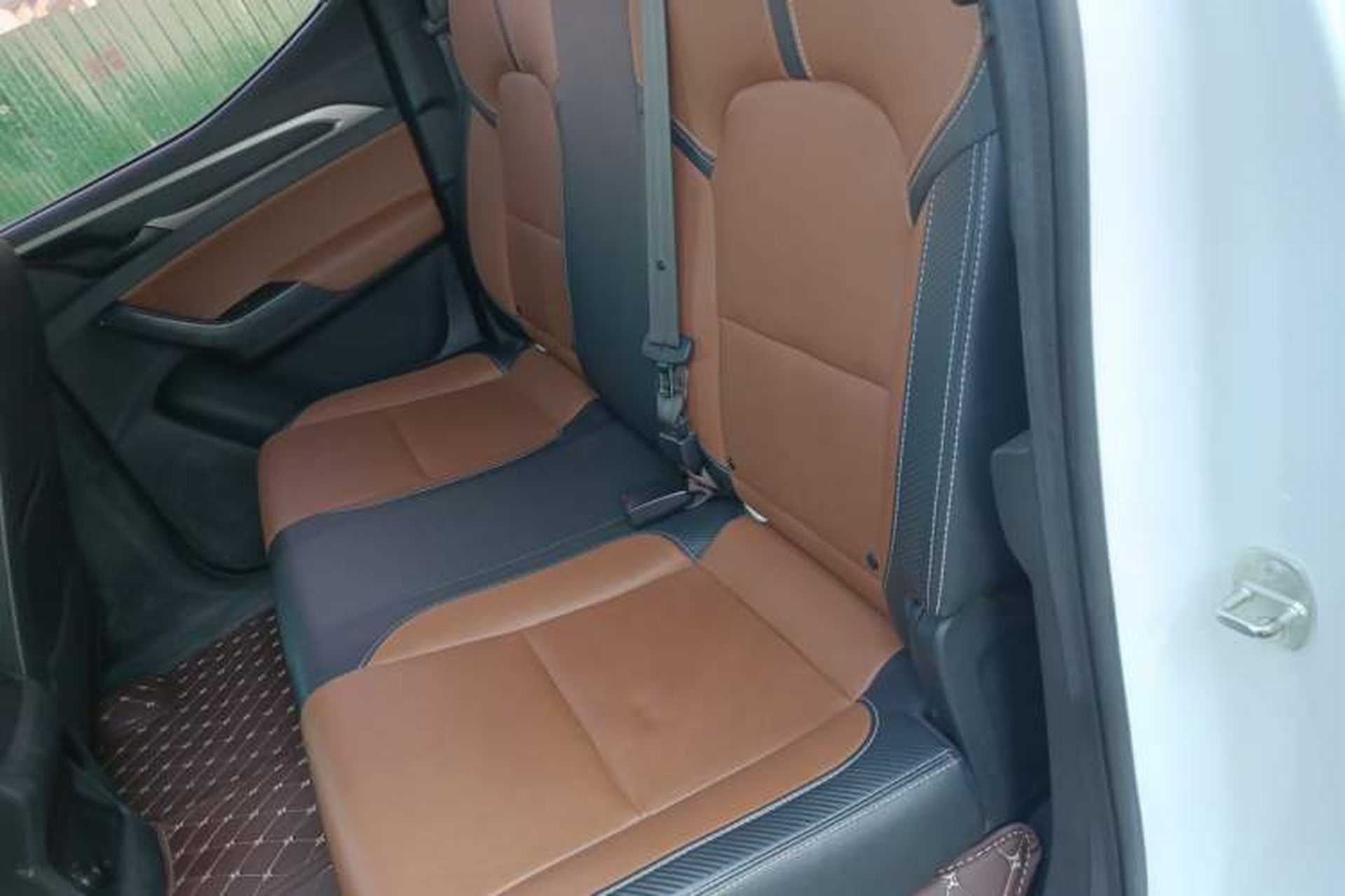 Used SAIC MAXUS T70 2020 2.0T Diesel Automatic 4x4 Commemorative Edition with Long Bed and High Ground Clearance Interior 4