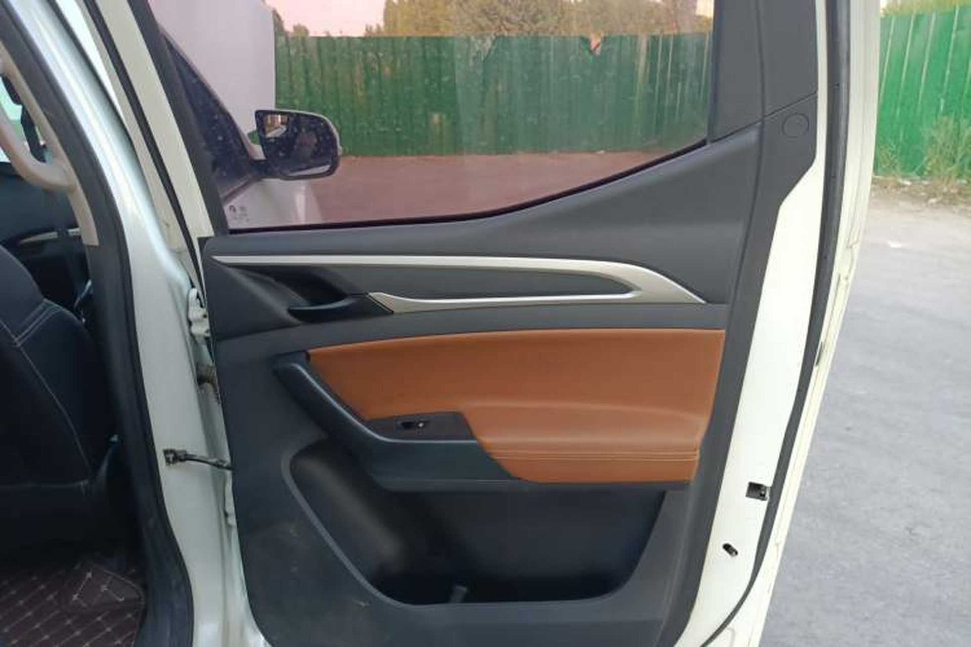 Used SAIC MAXUS T70 2020 2.0T Diesel Automatic 4x4 Commemorative Edition with Long Bed and High Ground Clearance Interior 6