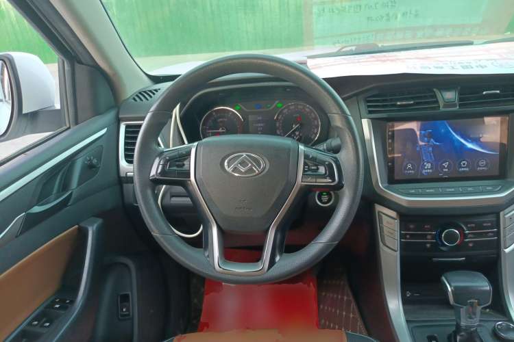 Used SAIC MAXUS T70 2020 2.0T Diesel Automatic 4x4 Commemorative Edition with Long Bed and High Ground Clearance Steering Wheel