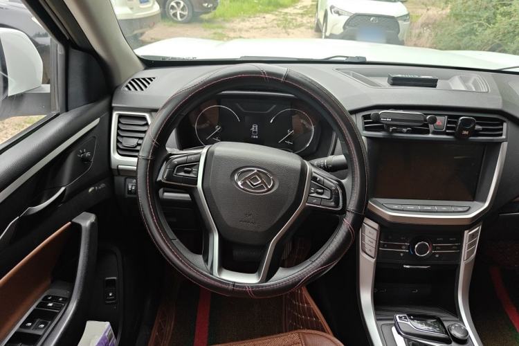 Used SAIC MAXUS T70 2020 2.0T Gasoline Automatic 4x4 Elite Version Standard Cab High Ground Clearance Steering Wheel