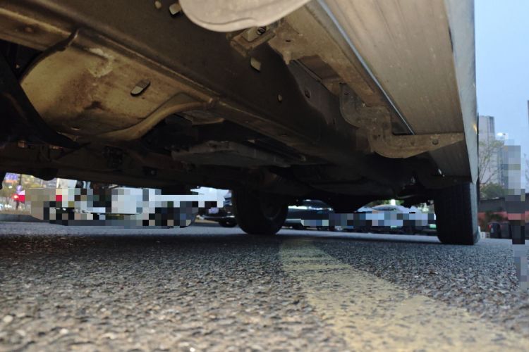 Used SAIC MAXUS T70 2021 2.0T Diesel Automatic 4x4 Advanced Version with Long Bed and High Ground Clearance Chassis Front Left