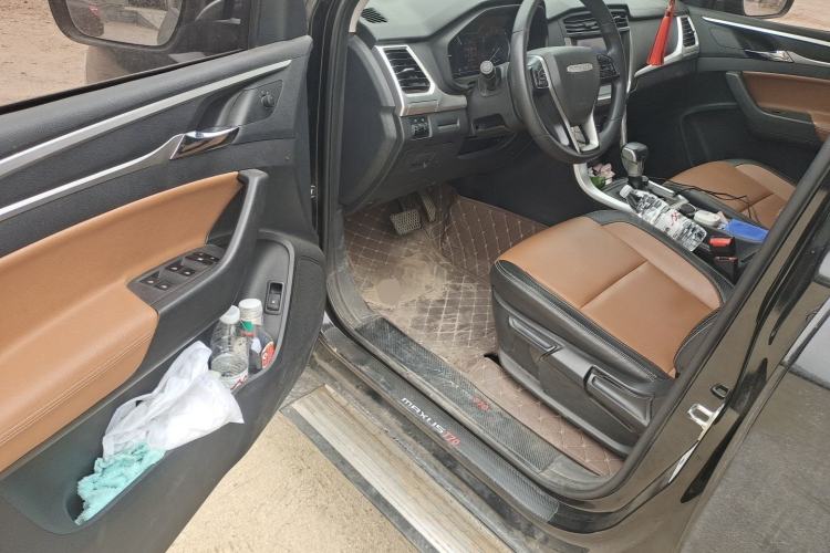 Used SAIC MAXUS T70 2021 2.0T Diesel Automatic 4x4 Elite Version with Long Bed and High Ground Clearance Driver Seat