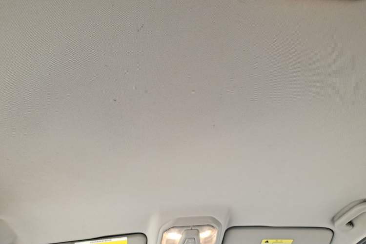 Used SAIC MAXUS T70 2021 2.0T Diesel Automatic 4x4 Elite Version with Long Bed and High Ground Clearance Headliner