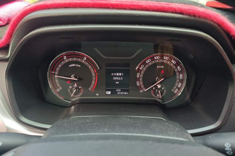 Used SAIC MAXUS T70 2021 2.0T Diesel Automatic Two-Wheel Drive Elite Version with Long Bed and High Ground Clearance Instrument Cluster