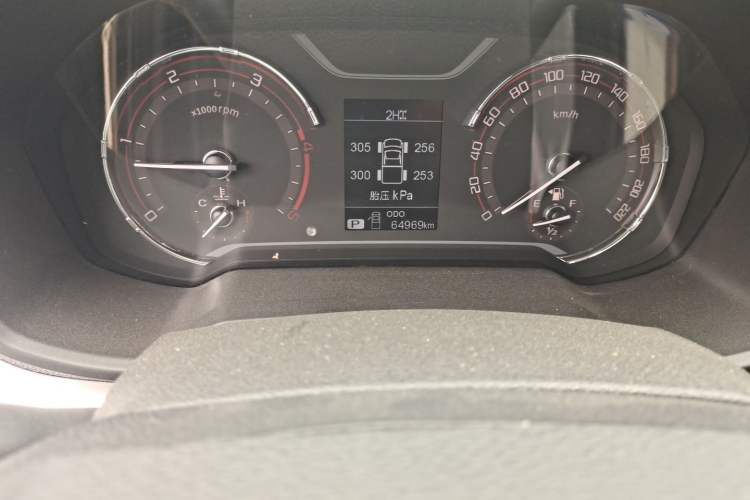 Used SAIC MAXUS T70 2021 2.0T Diesel Automatic 4x4 Elite Version with Long Bed and High Ground Clearance Odometer Close Up