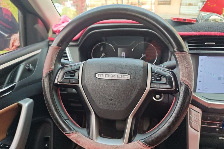 Used SAIC MAXUS T70 2021 2.0T Diesel Automatic Two-Wheel Drive Elite Version with Long Bed and High Ground Clearance Steering Wheel