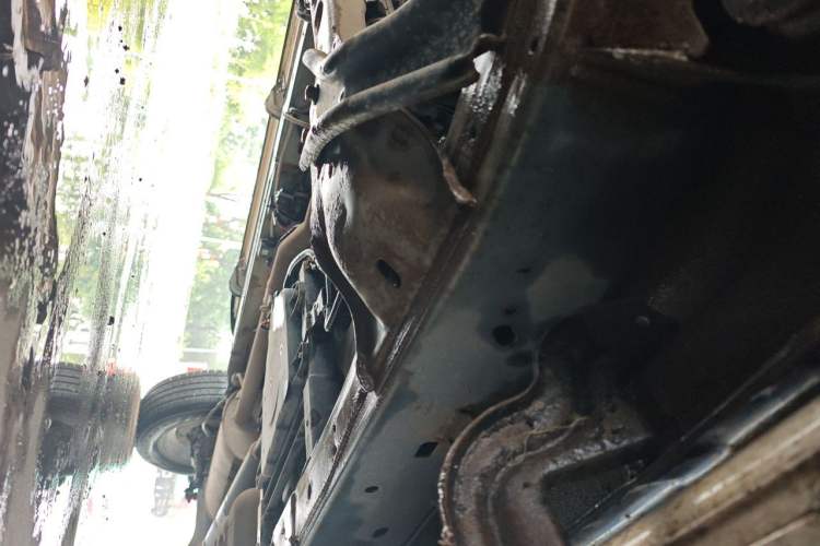 Used SAIC MAXUS T70 2021 2.0T Diesel Automatic 4x4 Elite Version with Long Bed and High Ground Clearance Chassis Front Left