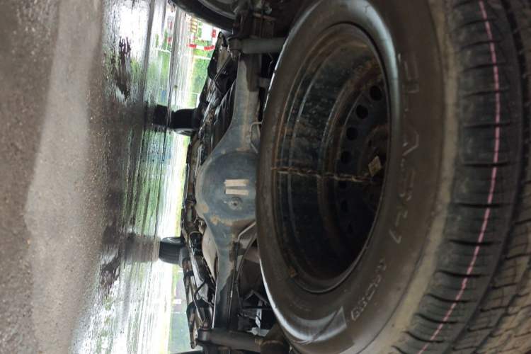 Used SAIC MAXUS T70 2021 2.0T Diesel Automatic 4x4 Elite Version with Long Bed and High Ground Clearance Chassis Rear