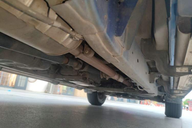 Used SAIC MAXUS T70 2021 2.0T Diesel Manual Two-Wheel-Drive Elite Version with Long Bed and High Ground Clearance Chassis Rear Right