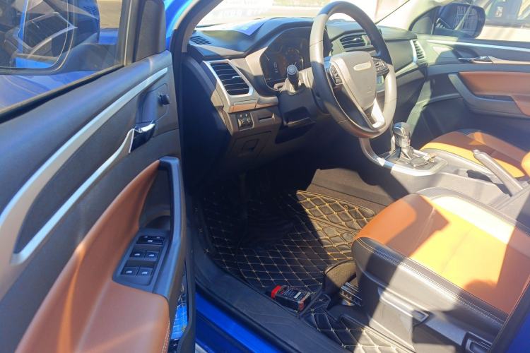 Used SAIC MAXUS T70 2021 2.0T Diesel Automatic 4x4 Elite Version with Long Bed and High Ground Clearance Driver Seat