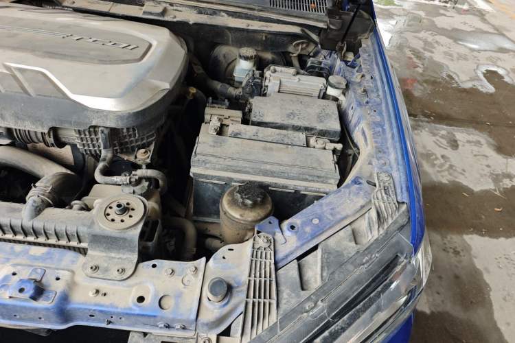 Used SAIC MAXUS T70 2021 2.0T Diesel Automatic 4x4 Elite Version with Long Bed and High Ground Clearance Engine Bay Left