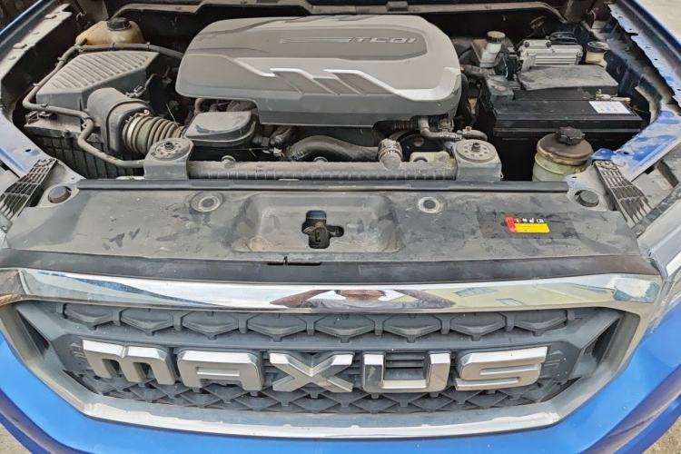 Used SAIC MAXUS T70 2021 2.0T Diesel Automatic Two-Wheel Drive Elite Version with Long Bed and High Ground Clearance Engine Bay