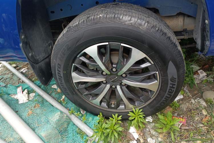 Used SAIC MAXUS T70 2021 2.0T Diesel Automatic Two-Wheel Drive Elite Version with Long Bed and High Ground Clearance Exterior 5