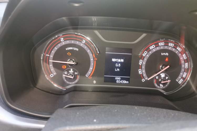 Used SAIC MAXUS T70 2021 2.0T Diesel Manual Two-Wheel Drive Entry-Level Version with Long Bed and High Ground Clearance Instrument Cluster