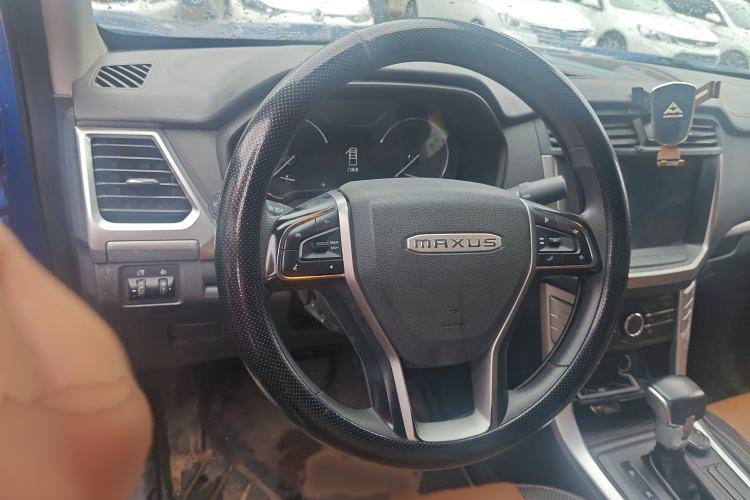 Used SAIC MAXUS T70 2021 2.0T Diesel Automatic 4x4 Elite Version with Long Bed and High Ground Clearance Interior 1