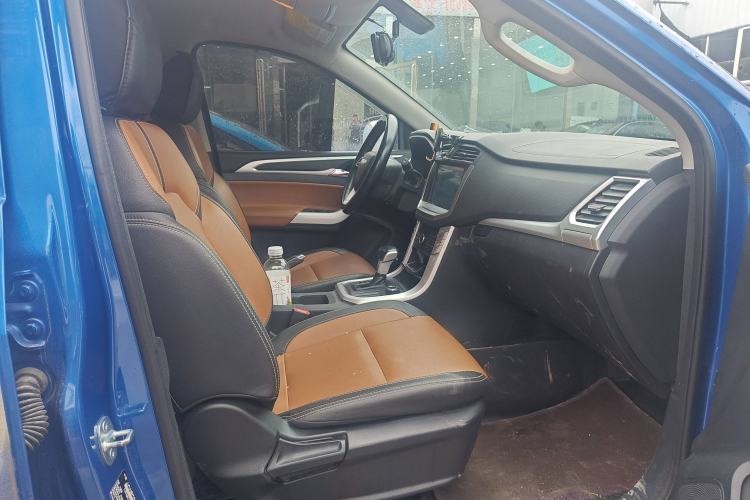 Used SAIC MAXUS T70 2021 2.0T Diesel Automatic 4x4 Elite Version with Long Bed and High Ground Clearance Interior 7