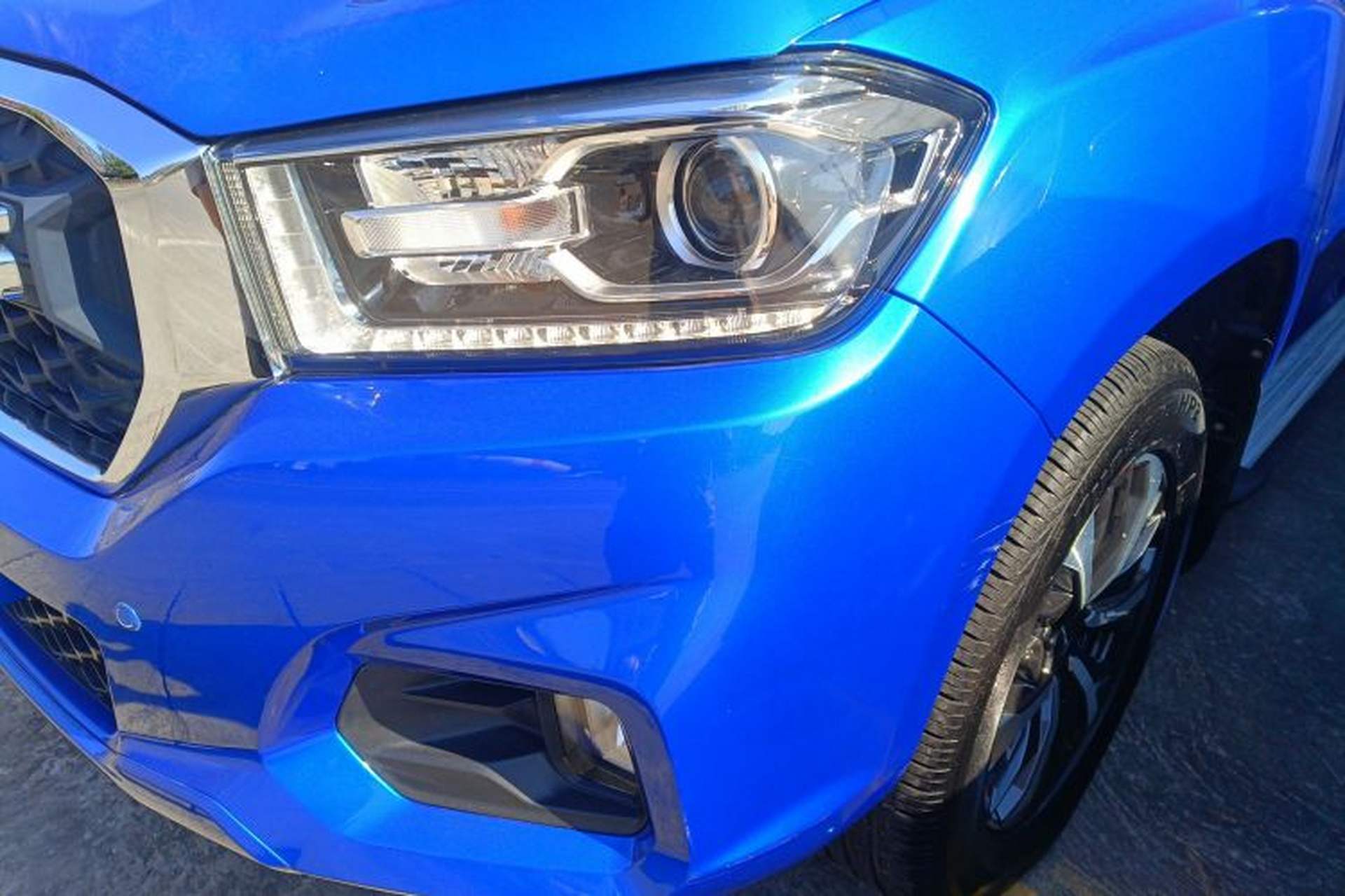 Used SAIC MAXUS T70 2021 2.0T Diesel Automatic 4x4 Elite Version with Long Bed and High Ground Clearance Left Front Headlight