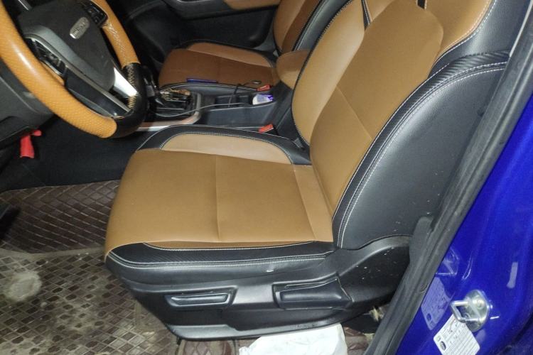 Used SAIC MAXUS T70 2021 2.0T Diesel Automatic 4x4 Elite Version with Long Bed and High Ground Clearance Left Front Seat