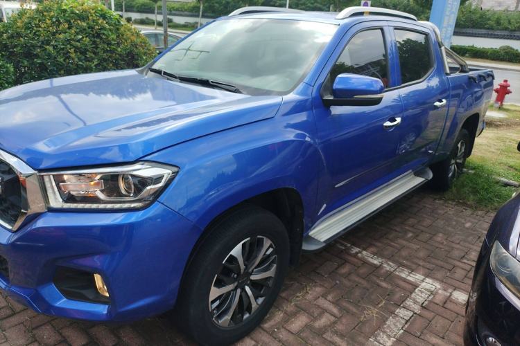 Used SAIC MAXUS T70 2021 2.0T Diesel Automatic Two-Wheel Drive Elite Version with Long Bed and High Ground Clearance Left Side