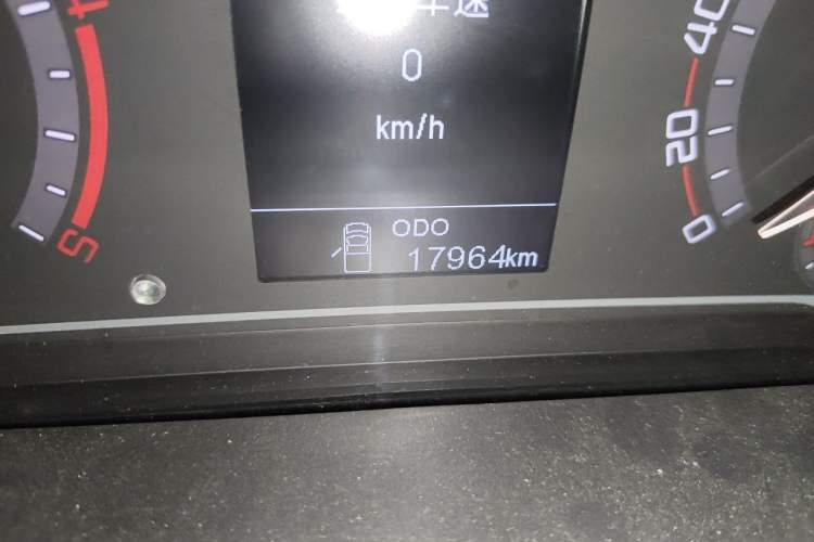 Used SAIC MAXUS T70 2021 2.0T Diesel Manual 4x4 Elite Edition with Long Bed and High Ground Clearance Odometer Close Up