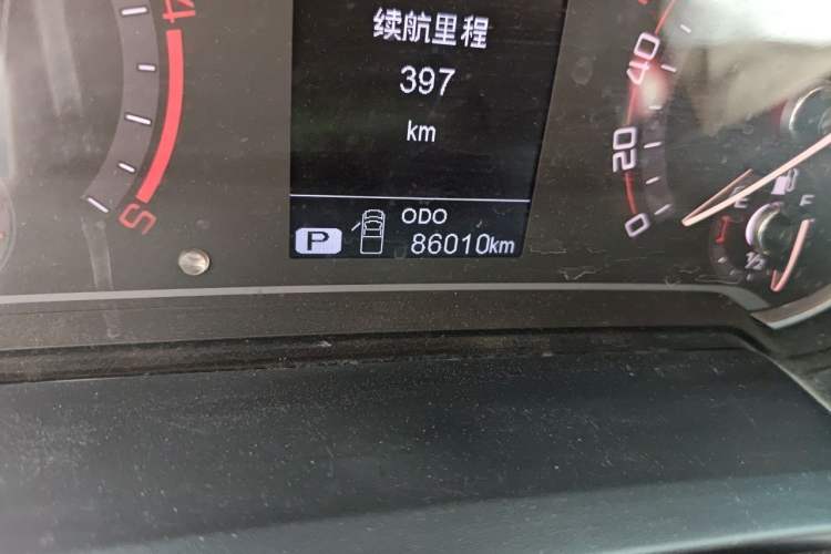 Used SAIC MAXUS T70 2021 2.0T Diesel Automatic Two-Wheel Drive Elite Version with Long Bed and High Ground Clearance Odometer Close Up