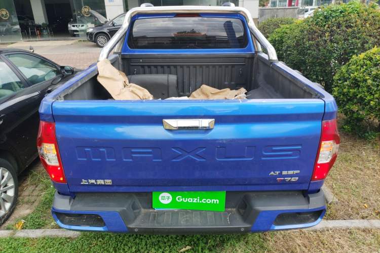 Used SAIC MAXUS T70 2021 2.0T Diesel Automatic Two-Wheel Drive Elite Version with Long Bed and High Ground Clearance Rear