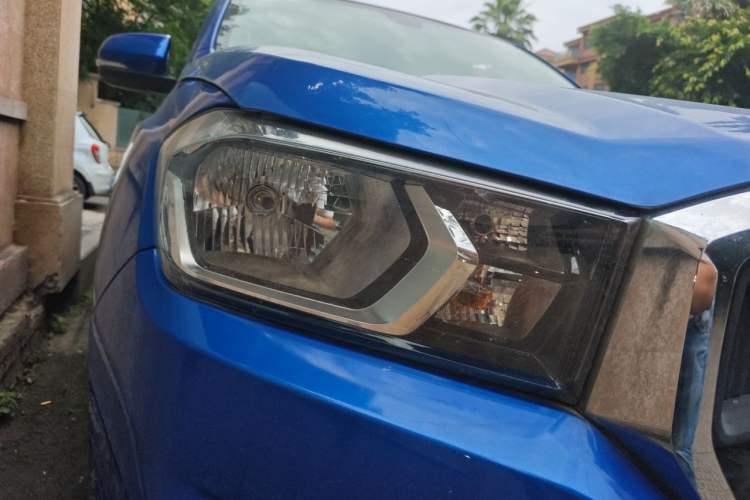 Used SAIC MAXUS T70  Right Front Headlight