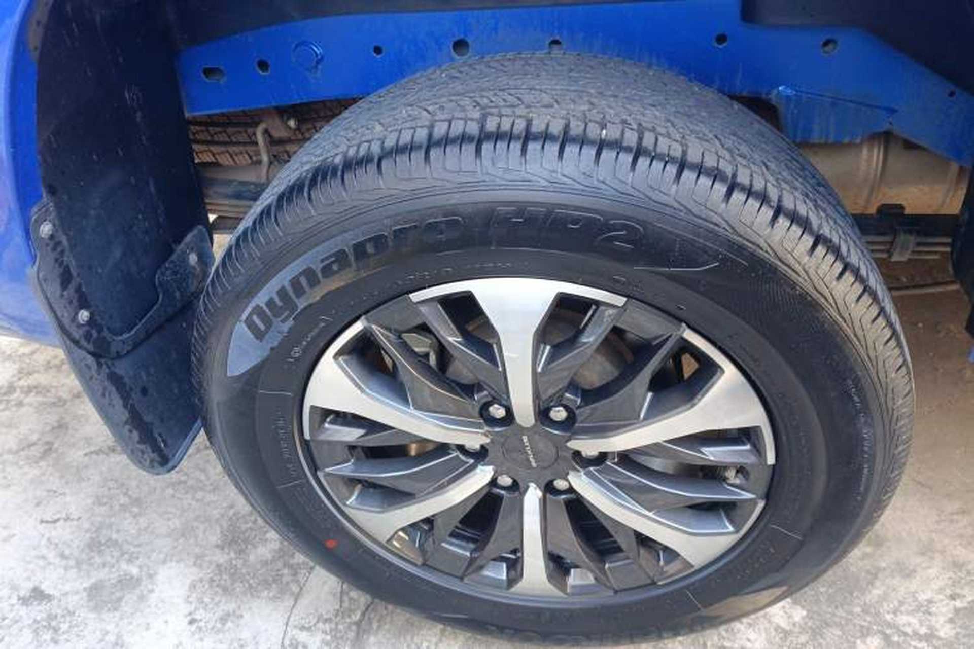 Used SAIC MAXUS T70 2021 2.0T Diesel Automatic 4x4 Elite Version with Long Bed and High Ground Clearance Right Rear Wheel Hub