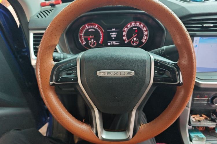 Used SAIC MAXUS T70 2021 2.0T Diesel Automatic 4x4 Elite Version with Long Bed and High Ground Clearance Steering Wheel