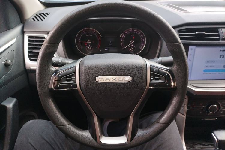 Used SAIC MAXUS T70 2021 2.0T Diesel Automatic Two-Wheel Drive Elite Version with Long Bed and High Ground Clearance Steering Wheel