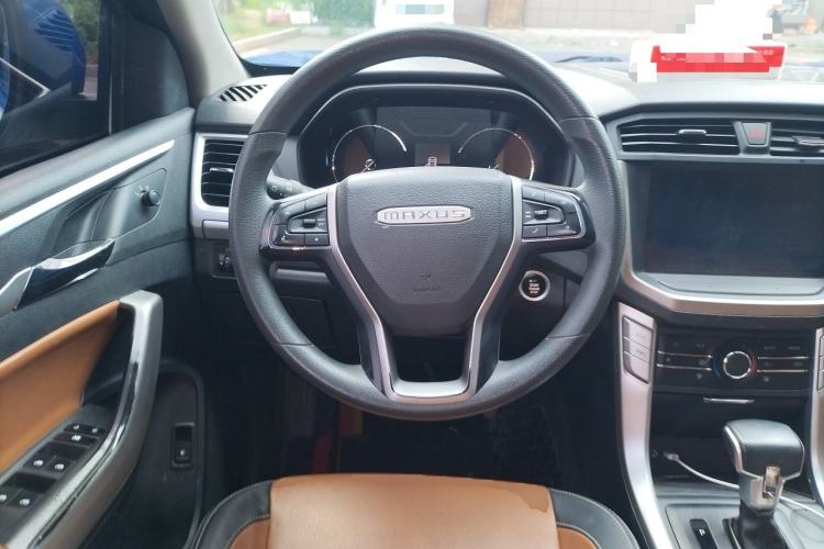 Used SAIC MAXUS T70 2021 2.0T Diesel Automatic Two-Wheel Drive Elite Version with Long Bed and High Ground Clearance Steering Wheel