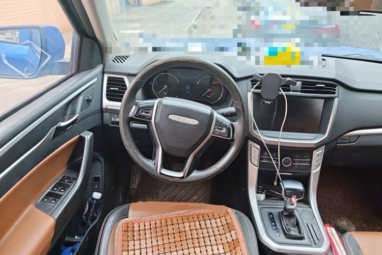 Used SAIC MAXUS T70 2021 2.0T Diesel Automatic Two-Wheel Drive Elite Version with Long Bed and High Ground Clearance Steering Wheel