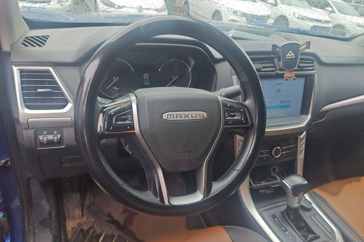 Used SAIC MAXUS T70 2021 2.0T Diesel Automatic 4x4 Elite Version with Long Bed and High Ground Clearance Steering Wheel