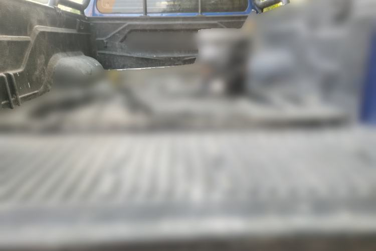Used SAIC MAXUS T70 2021 2.0T Diesel Manual Two-Wheel Drive Entry-Level Version with Long Bed and High Ground Clearance Trunk