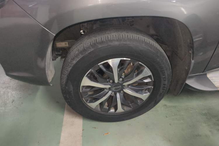 Used SAIC MAXUS T70 2021 2.0T Diesel Automatic Two-Wheel Drive Elite Version with Long Bed and High Ground Clearance Exterior 4