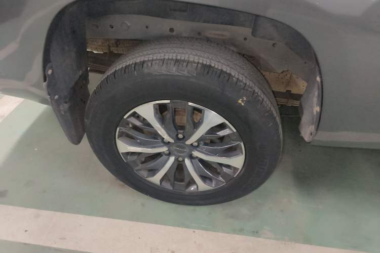 Used SAIC MAXUS T70 2021 2.0T Diesel Automatic Two-Wheel Drive Elite Version with Long Bed and High Ground Clearance Exterior 5