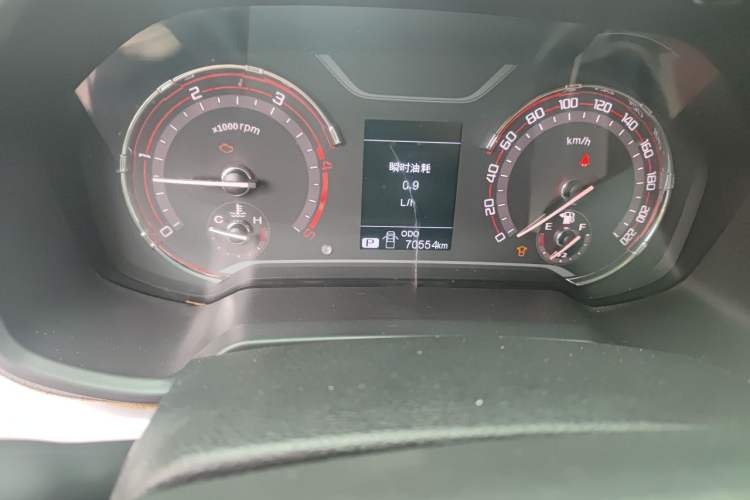 Used SAIC MAXUS T70 2021 2.0T Diesel Automatic Two-Wheel Drive Elite Version with Long Bed and High Ground Clearance Odometer Close Up