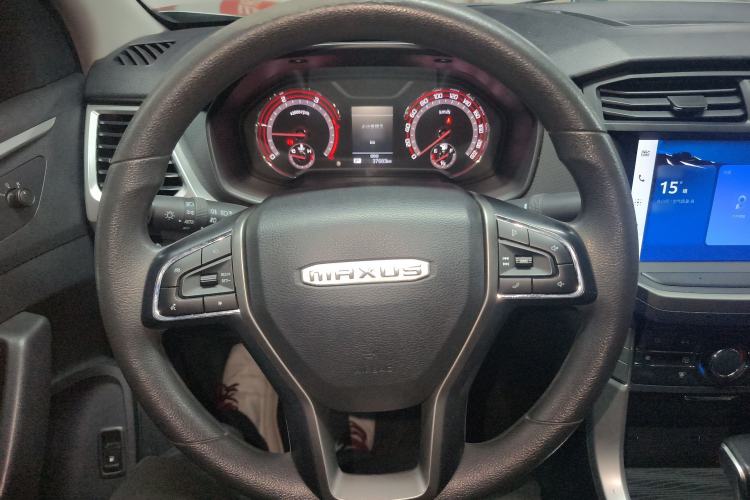 Used SAIC MAXUS T70 2021 2.0T Diesel Automatic Two-Wheel Drive Elite Version with Long Bed and High Ground Clearance Steering Wheel